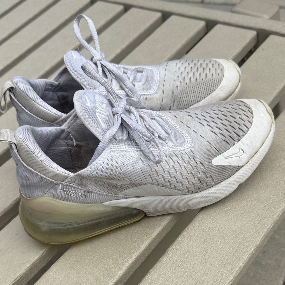 Nike Air Max 270 Lightweight Sneakers